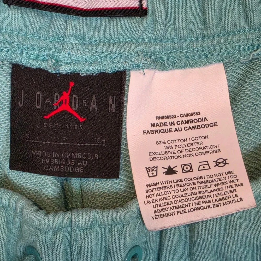 Jordan Mens Essentials Fleece Shorts Teal Green Jumpman DA9822-440 Size Small